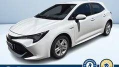 Bianco pastello Usata 2021 Toyota Corolla Active Tre volumi | 17.200 € (Ottimo prezzo)