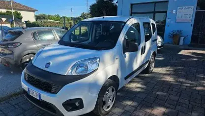 Usata Fiat Qubo Easy 77 CV (56 kW) 2018 Bianco Monovolume