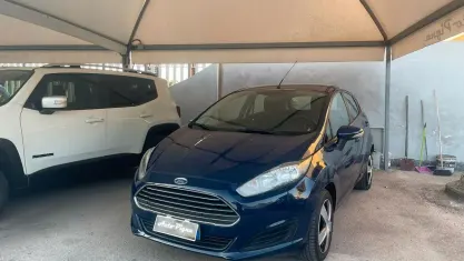 Usata Ford Fiesta Business Edition 95 CV (69 kW) 2015 Blu Utilitaria