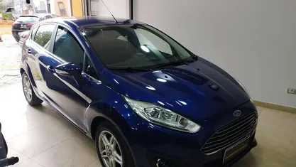 Blu elettrico Usata 2015 Ford Fiesta Tre volumi | 5999 € (Ottimo prezzo)