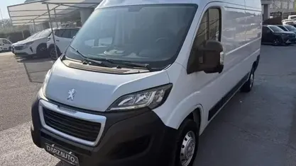Usata Peugeot Boxer S 140 CV (102 kW) 2023 Bianco pastello Furgone