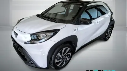 Usata Toyota Aygo X Trend 72 CV (52 kW) 2025 Grigio SUV