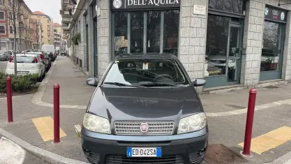 Usata Fiat Punto Classica 60 CV (44 kW) 2010 Grigio Utilitaria