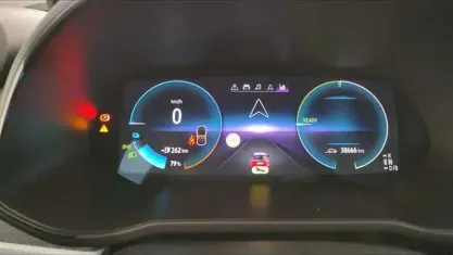 Usata Renault Zoe Evolution 100 kW (136 CV) 2023 Rosso Utilitaria
