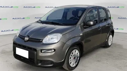 Grigio Usata 2023 Fiat Panda S Due volumi | 11.900 € (Buon prezzo)