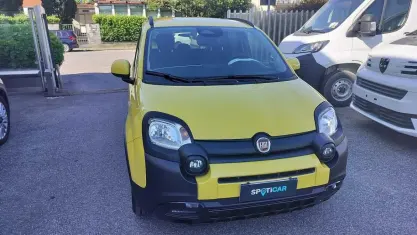Usata Fiat Panda Cross Cross 69 CV (50 kW) 2025 Giallo Utilitaria
