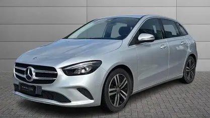 Usata Mercedes B180 136 CV (100 kW) 2021 Grigio Monovolume