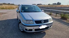 Argento Usata 2001 VW Polo Comfortline Tre volumi | 1499 € (Buon prezzo)