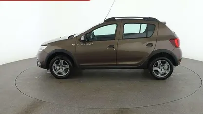 Marrone Usata 2019 Dacia Sandero Comfort SUV | 11.199 € (Buon prezzo)