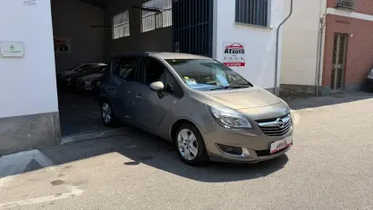 Usata Opel Meriva 120 CV (88 kW) 2015 Grigio Monovolume