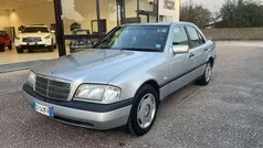 Usata 1997 Mercedes C200 Classic Tre volumi | 2800 € (Buon prezzo)