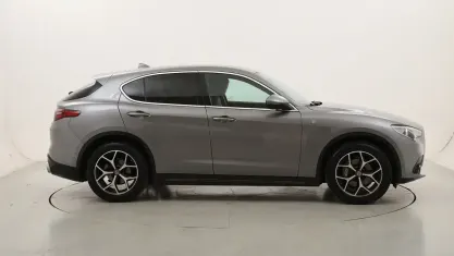 Usata Alfa Romeo Stelvio Ti 190 CV (139 kW) 2021 Grigiogrigio SUV