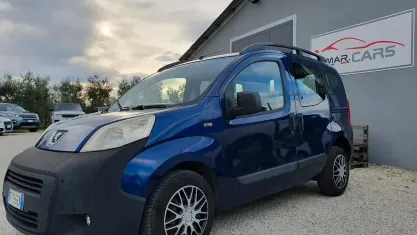 Usata Peugeot Bipper 68 CV (50 kW) 2010 Bluazzurro Monovolume