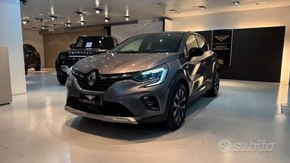 Brugt Renault Captur 145 HK (106 kW) 2023 Grå SUV