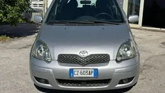 Silver met Usata 2005 Toyota Yaris Sol Due volumi | 2950 € (Buon prezzo)