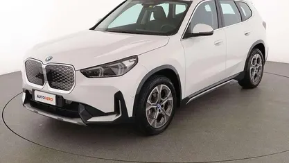 Begagnad BMW iX1 xLine 150 kW (204 HK) 2025 Vit SUV