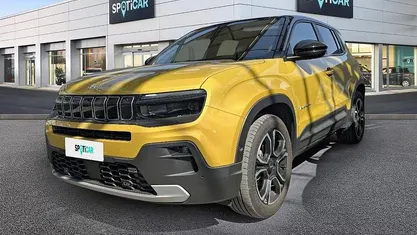 Begagnad Jeep Avenger Summit 101 HK (74 kW) 2023 Gul SUV