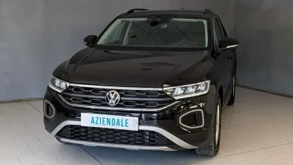 Usata VW T-Roc Life 110 CV (80 kW) 2022 Nero SUV