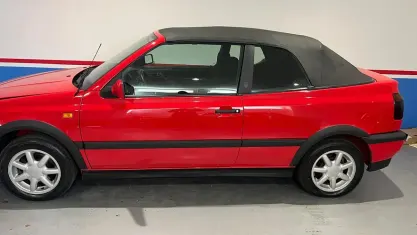 Usata VW Golf Cabriolet 110 CV (80 kW) 1995 Rosso Cabrio