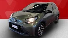 Cardamon green black Usata 2023 Toyota Aygo Trend Due volumi | 15.490 € (Buon prezzo)