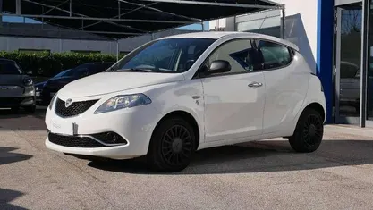 Bianco Usata 2018 Lancia Ypsilon Silver Due volumi | 9900 € (Buon prezzo)