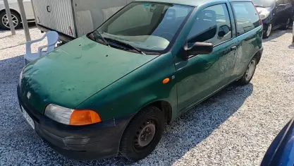 Usata Fiat Punto 54 CV (39 kW) 1998 Verde Berlina