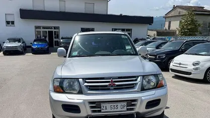 Gray Usata 2000 Mitsubishi Pajero Sport SUV | 7500 €