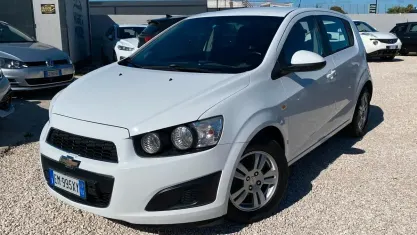 Usata Chevrolet Aveo LT 86 CV (63 kW) 2012 Bianco Utilitaria