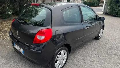 Usata Renault Clio II 85 CV (62 kW) 2006 Nero Berlina