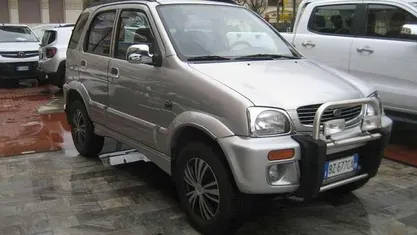 Usata Daihatsu Terios 83 CV (61 kW) 1998 Argento SUV
