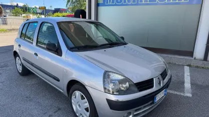 Usata Renault Clio II 58 CV (42 kW) 2005 Grigio Berlina