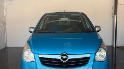 Usata Opel Agila Enjoy 65 CV (47 kW) 2010 Blu Utilitaria