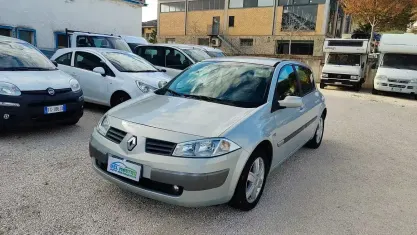 Usata Renault Mégane Sportway 100 CV (73 kW) 2006 Grigio Berlina
