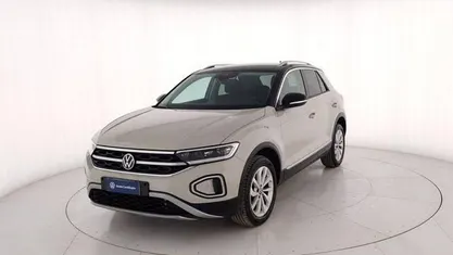 Usata VW T-Roc Style 150 CV (110 kW) 2023 Grigio SUV