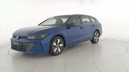 Usata VW Passat Business 122 CV (89 kW) 2024 Blu Station wagon