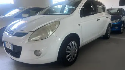 Usata Hyundai i20 Classic 78 CV (57 kW) 2010 Bianco Utilitaria