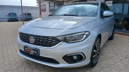 Usata Fiat Tipo 120 CV (88 kW) 2017 Grigio Berlina