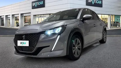 Begagnad Peugeot e-208 Allure 100 kW (136 HK) 2021 Grå Halvkombi