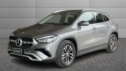 Usado Mercedes GLA180 Advanced 116 CV (85 kW) 2025 Gris SUV