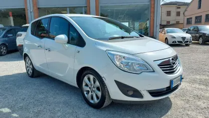 Usata Opel Meriva 95 CV (69 kW) 2011 Bianco Monovolume