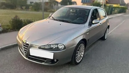 Usata Alfa Romeo 147 150 CV (110 kW) 2006 Grigio Utilitaria