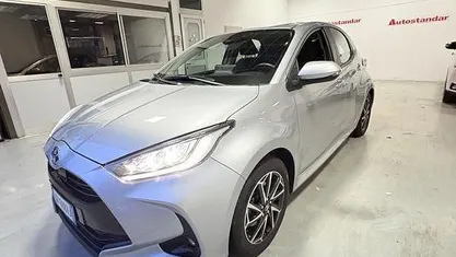 Usata 2023 Toyota Yaris Trend Utilitaria | 19.900 € (Buon prezzo)