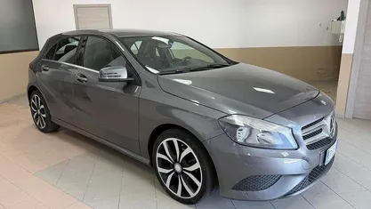 Grigio Usata 2013 Mercedes A180 Premium Tre volumi | 10.999 € (Buon prezzo)