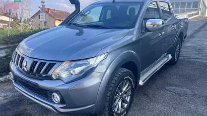 Usata Mitsubishi L200 181 CV (133 kW) 2018 Grigio Pick-up