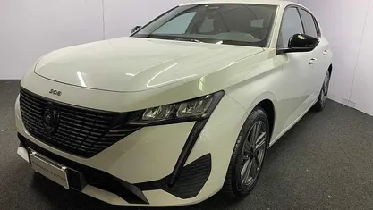 Bianco Usata 2023 Peugeot 308 Allure Tre volumi | 19.900 € (Buon prezzo)