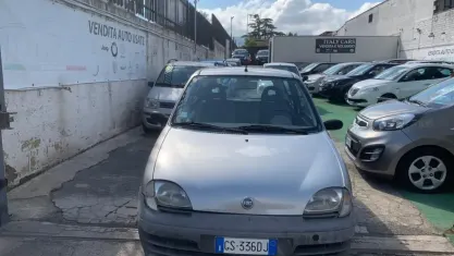 Usata Fiat 600 54 CV (39 kW) 2005 Grigio Berlina