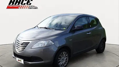 Usata Lancia Ypsilon Gold 69 CV (50 kW) 2013 Grigio Utilitaria