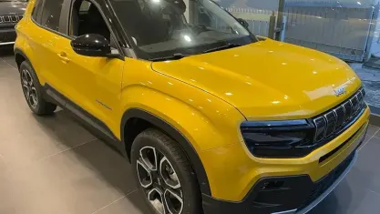 Usata Jeep Avenger Summit 114 kW (156 CV) 2024 Giallo SUV