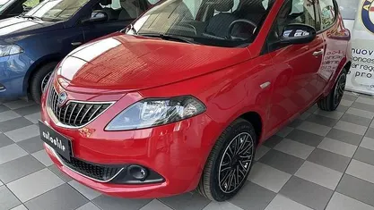 Usata 2023 Lancia Ypsilon Gold Utilitaria | 14.490 € (Cara)