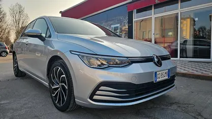 Usata VW Golf VIII Style 115 CV (84 kW) 2022 Argento Berlina